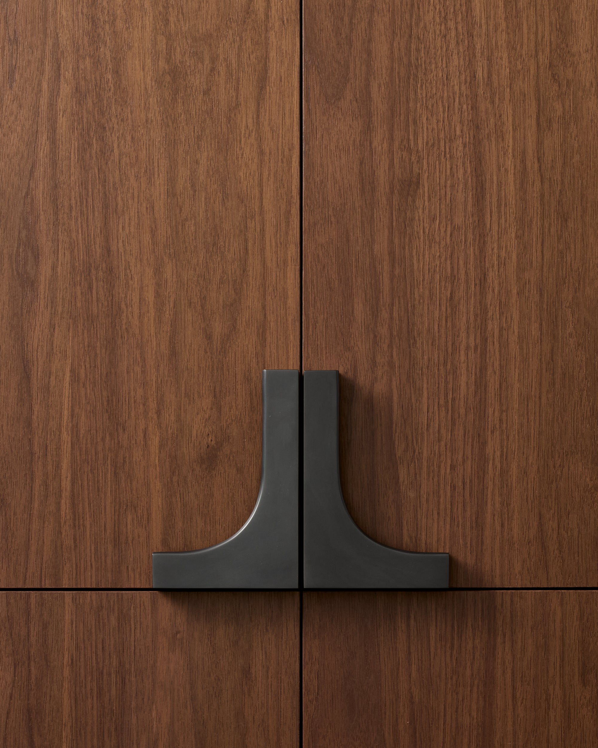 #finish_blackened brass